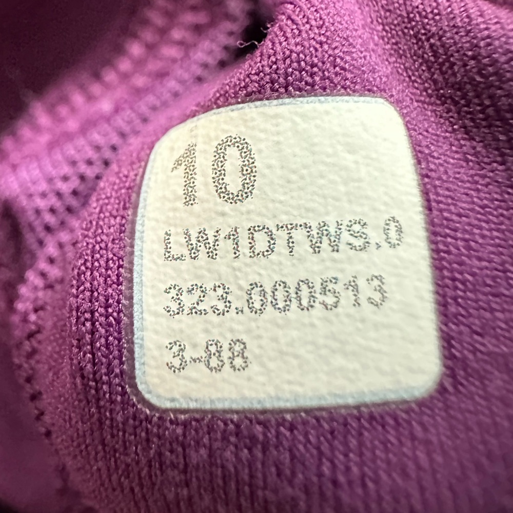 lululemon athletica Plum V-Neck Cropped Tank - Picture 9 of 9